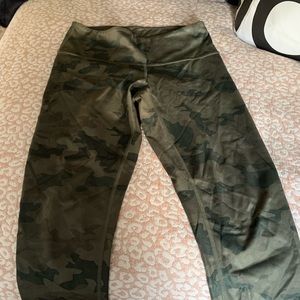 Lulu lemon wonder under green camo crop pants